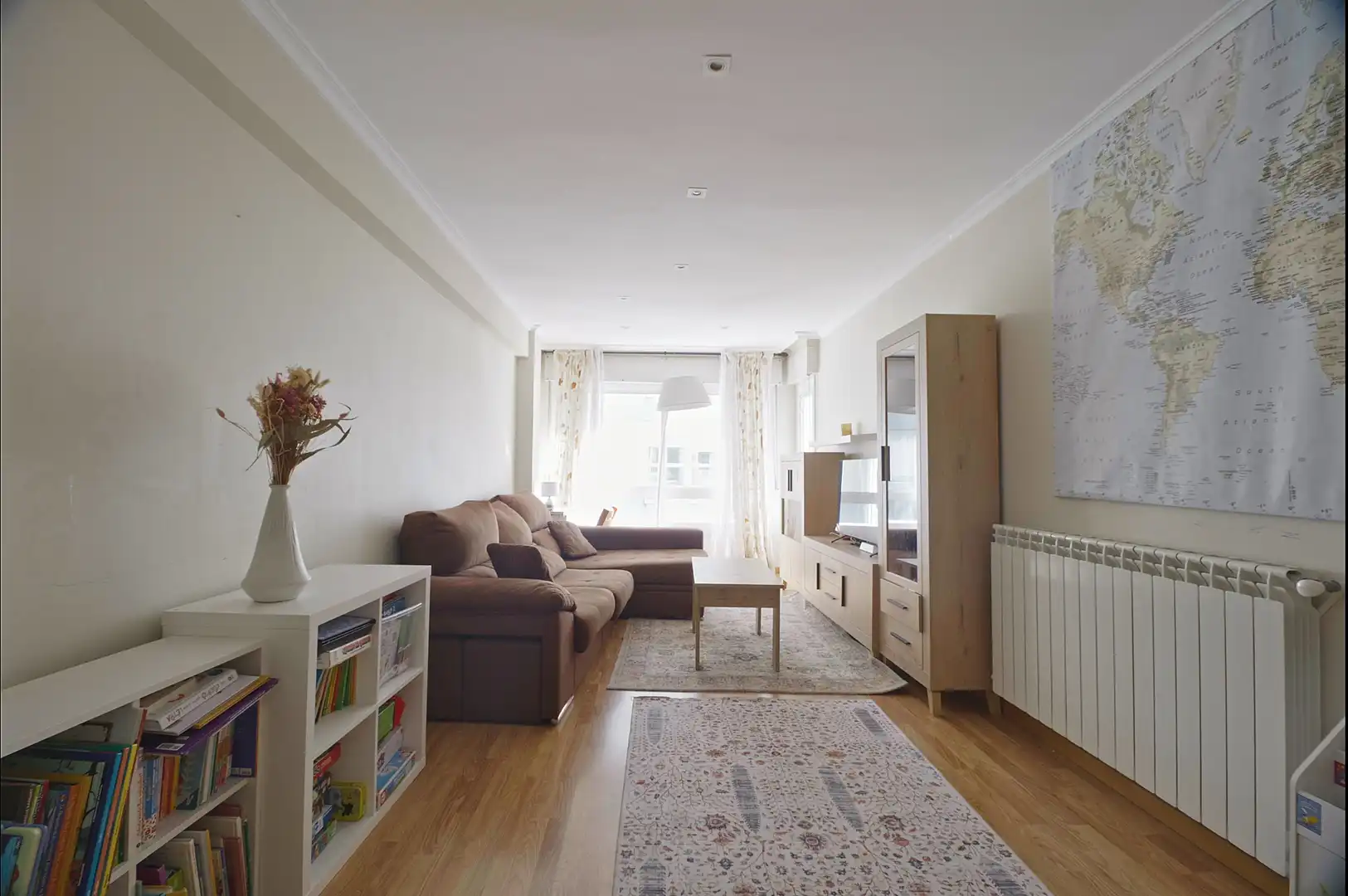 Sala de estar de Piso en venta en Vigo  con Calefacción, Parquet y Terraza