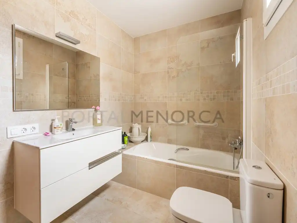 Bathroom of Houses for sale in Es Castell  with Private garden, Terrace and Swimming Pool