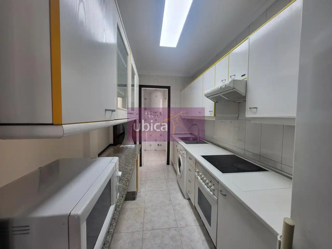 Cocina de Piso en venta en Vigo  con Calefacción, Parquet y Terraza
