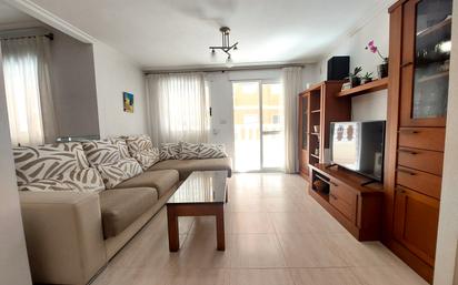 Sala d'estar de Apartament en venda en Torrevieja amb Aire condicionat, Terrassa i Balcó