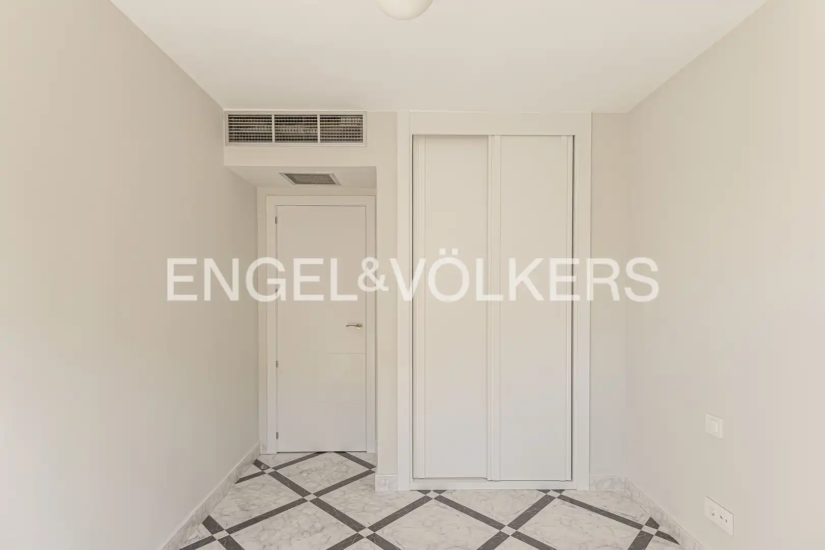 Flat for rent in Madrid  with Air Conditioner, Heating and Terrace