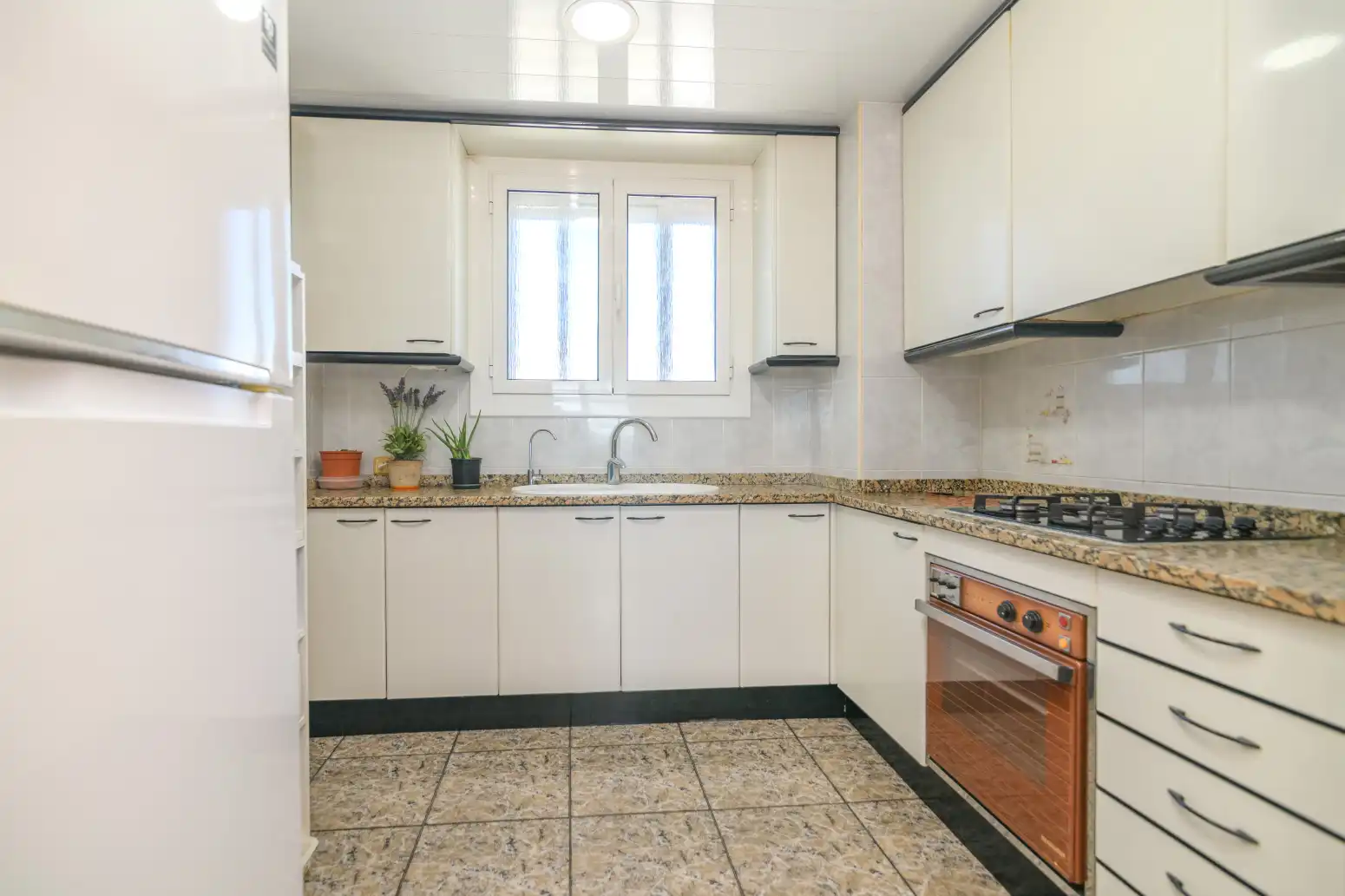 Kitchen of Flat for sale in Cornellà de Llobregat  with Air Conditioner, Heating and Storage room