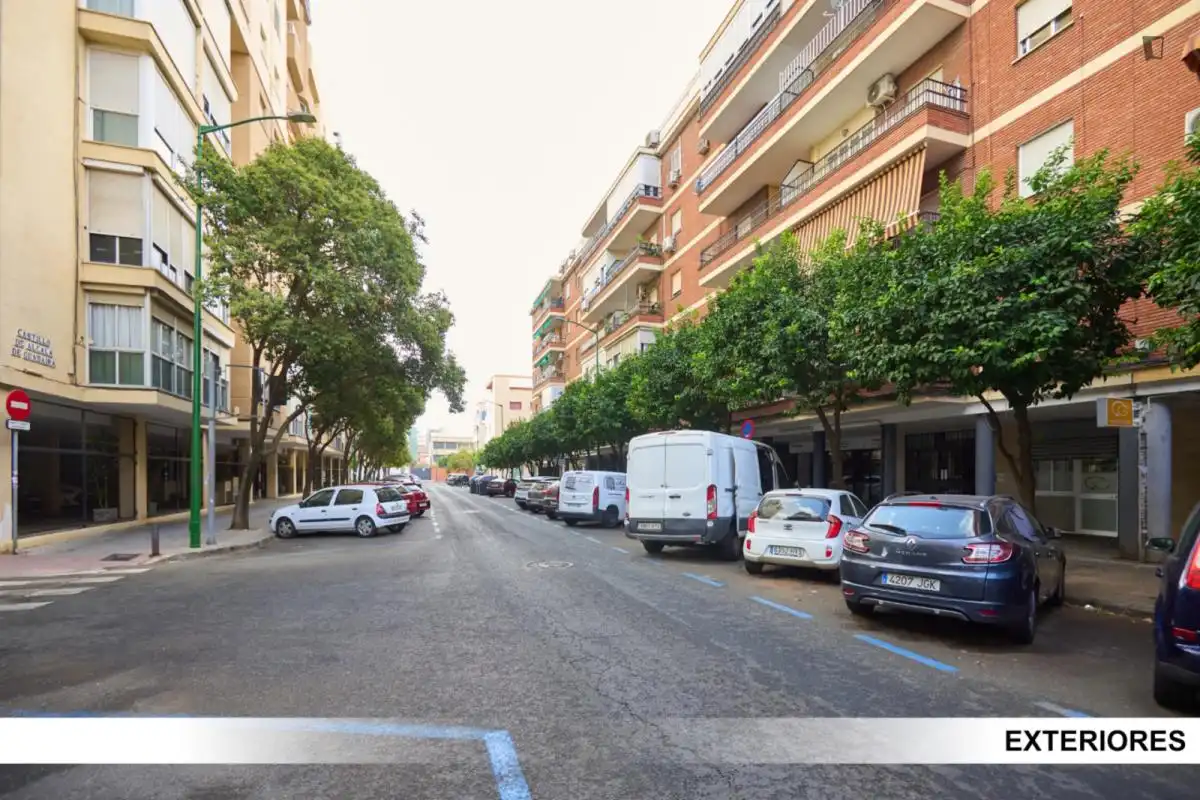 Vista exterior de Apartament per a compartir en Alcalá de Guadaira amb Aire condicionat, Calefacció i Moblat