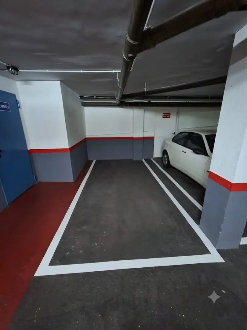 Parking de Piso en venta en Madrid con Aire acondicionado, Calefacción y Amueblado