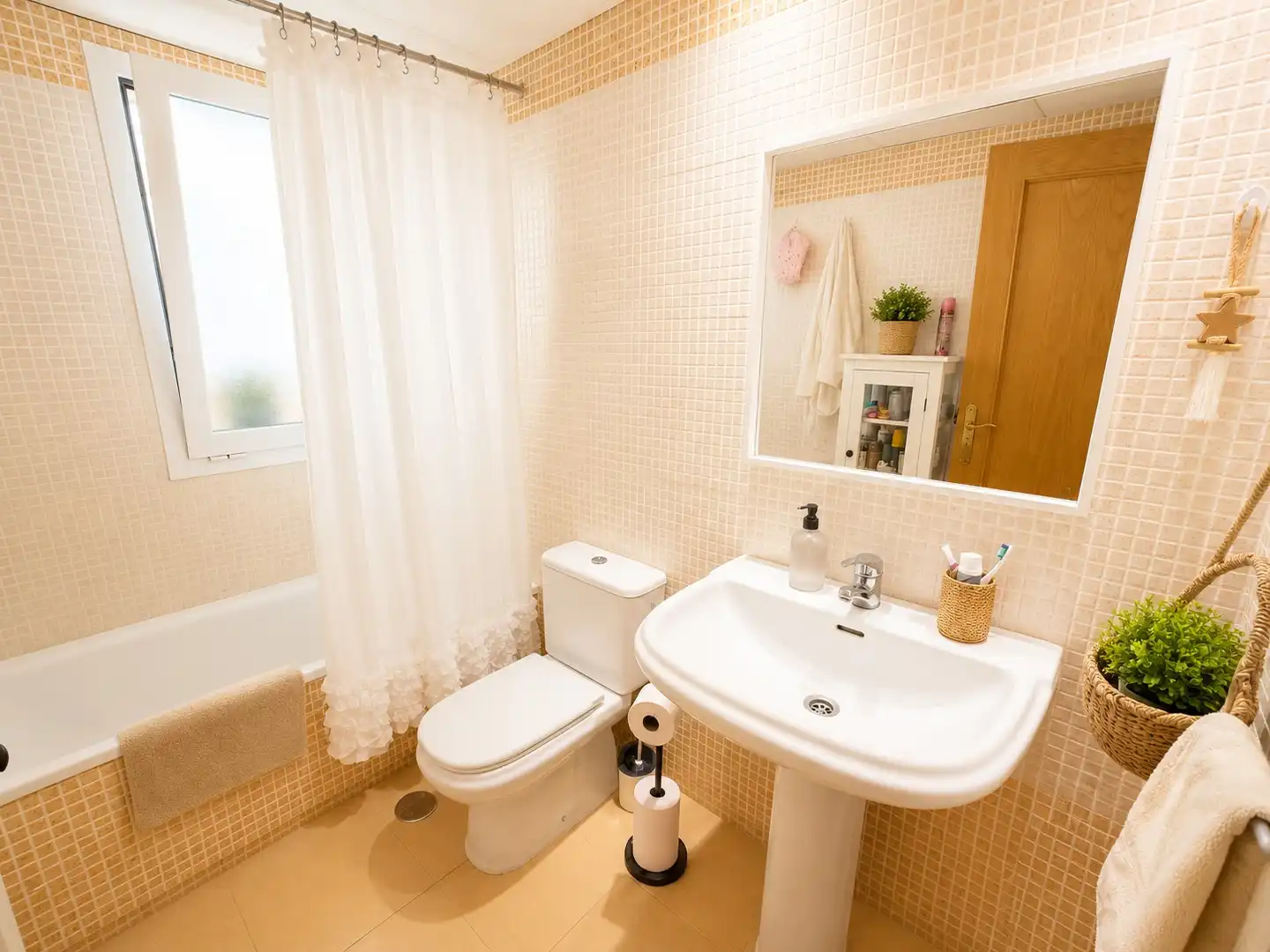 Flat with pool for sale in Calle Lora del Río, imagen 12