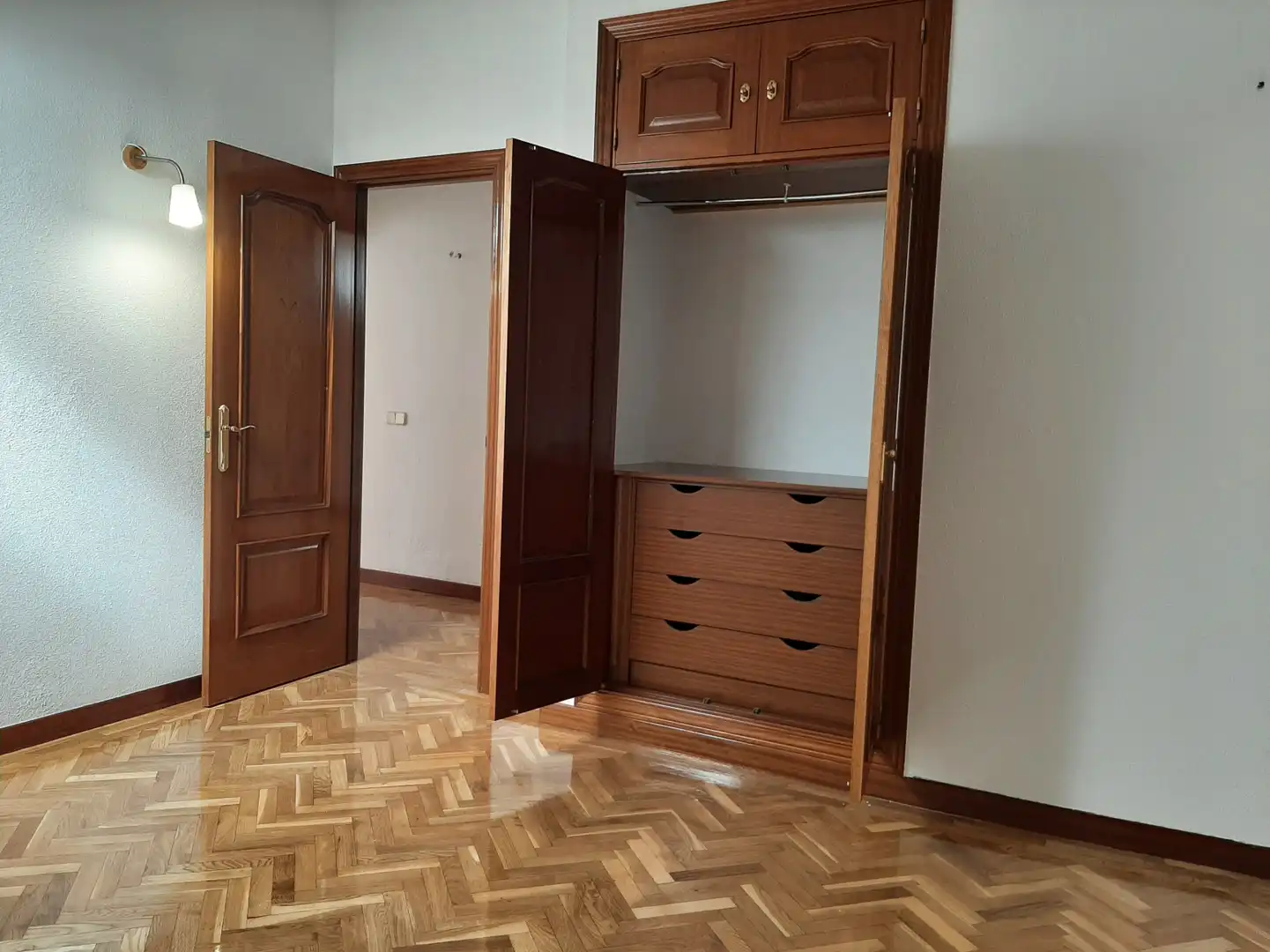 Dormitori de Pis de lloguer en Alcalá de Henares amb Aire condicionat, Calefacció i Parquet