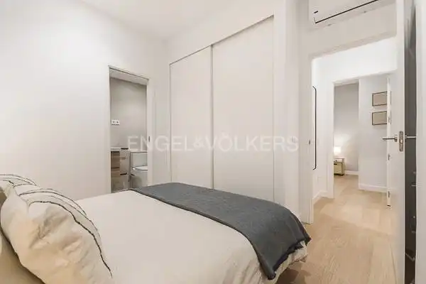 Bedroom of Flat for sale in Madrid  with Air Conditioner, Heating and Parquet flooring