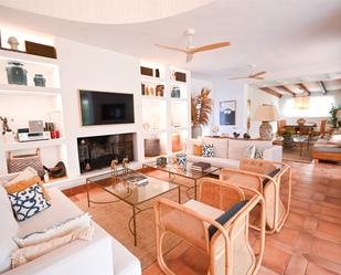 Living room of House or chalet for sale in Marbella  with Air Conditioner, Terrace and Swimming Pool