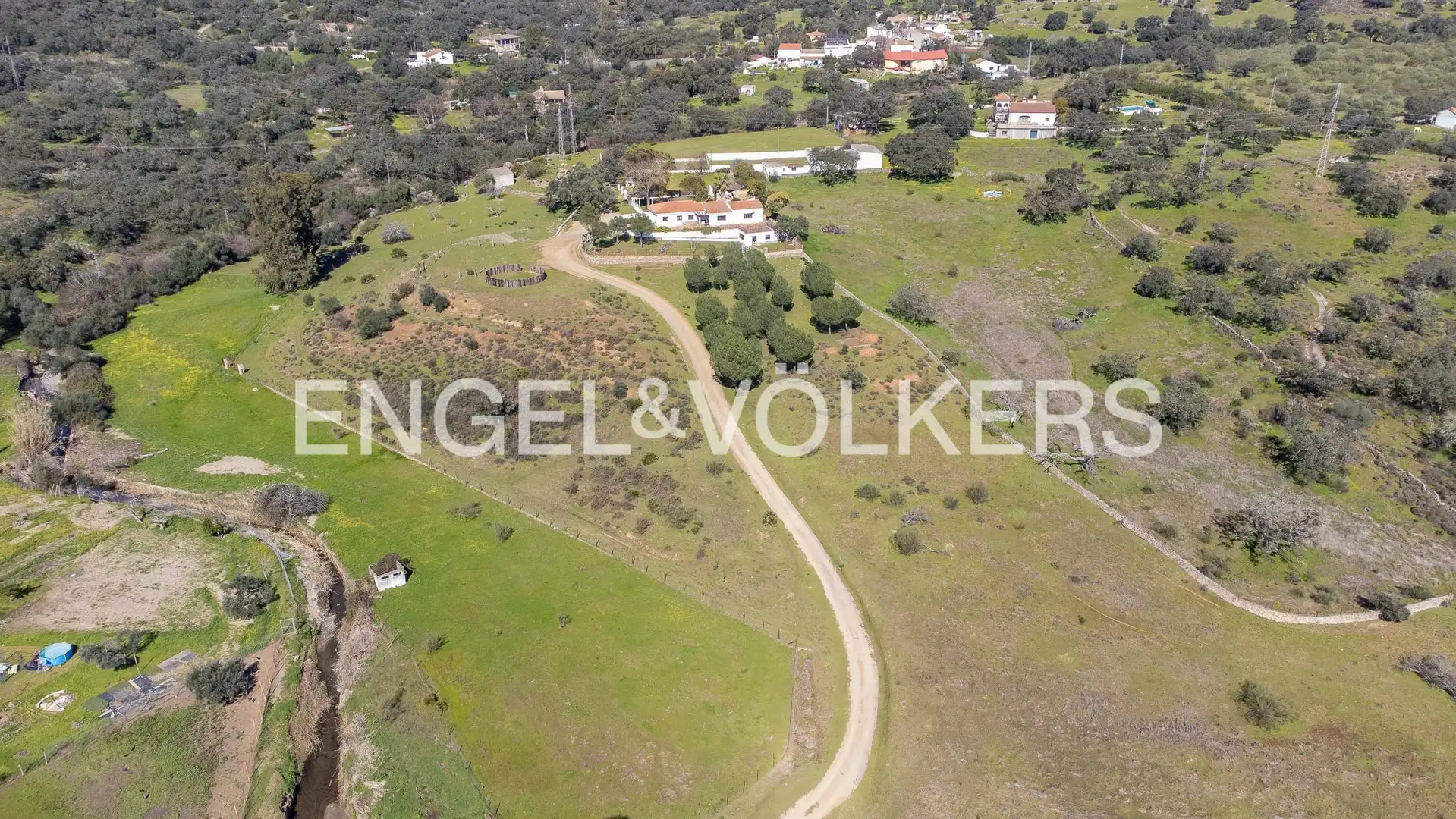 Finca rústica en venta en El Castillo de las Guardas con Aire acondicionado, Calefacción y Jardín privado