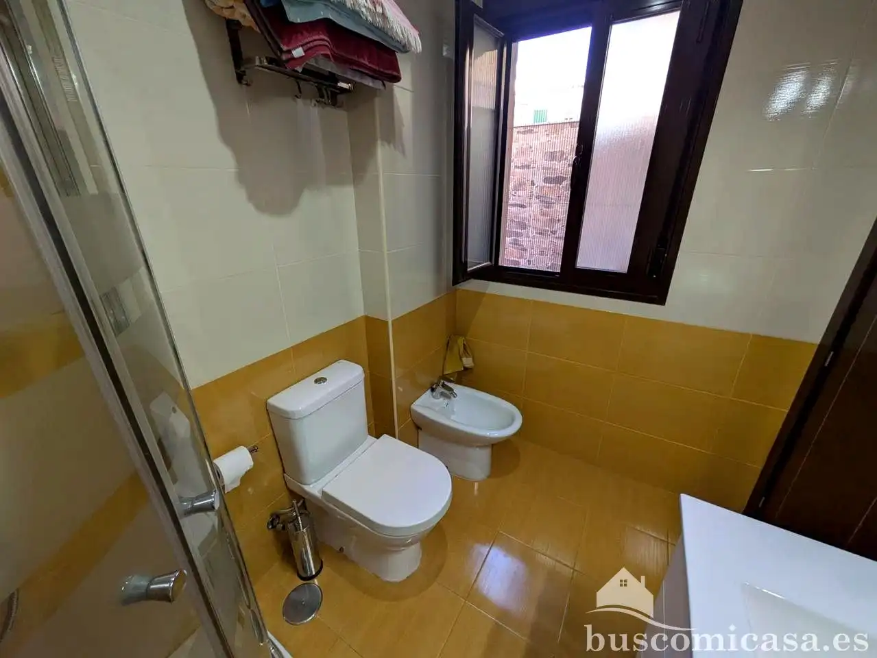 Bathroom of Flat for rent in Linares  with Air Conditioner, Terrace and Furnished