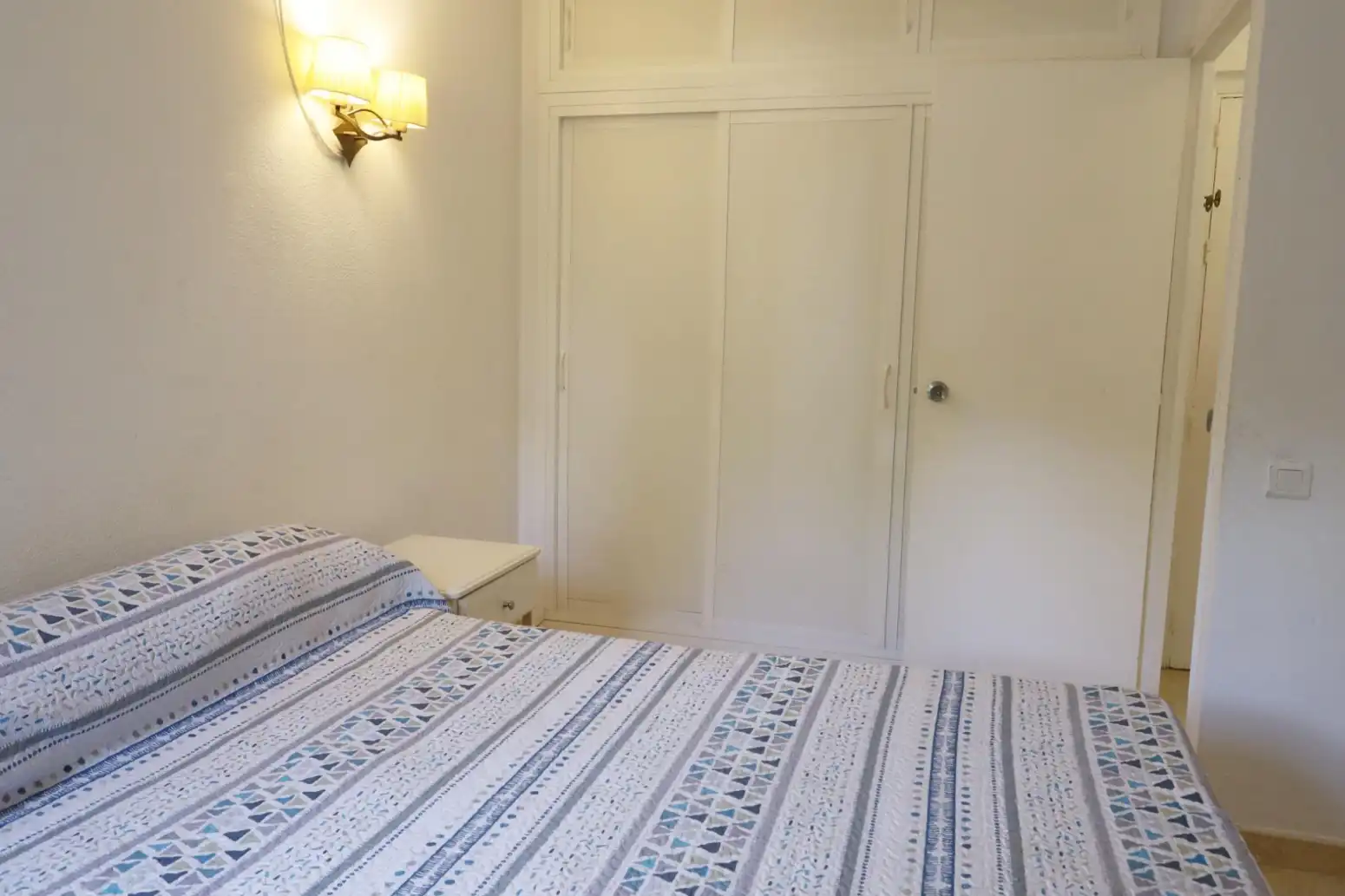 Habitación de Piso en venta en Benalmádena con Jardín privado, Terraza y Amueblado