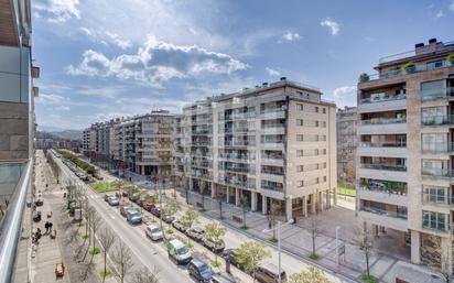 Vista exterior de Pis en venda en Donostia - San Sebastián  amb Calefacció i Terrassa