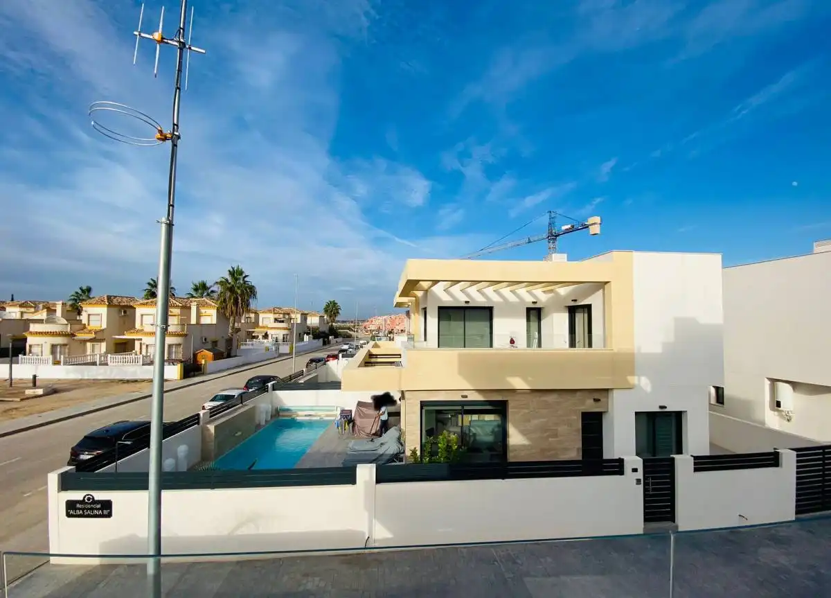 Detached house with pool for sale in Centro, imagen 3