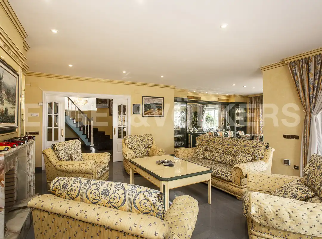 Sala d'estar de Casa o xalet en venda en Premià de Dalt amb Aire condicionat, Calefacció i Jardí privat