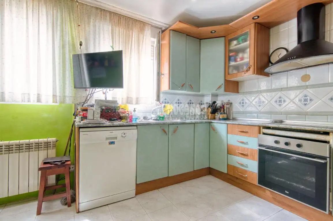 Cocina de Casa adosada en venta en Valladolid con Calefacción, Parquet y Balcón