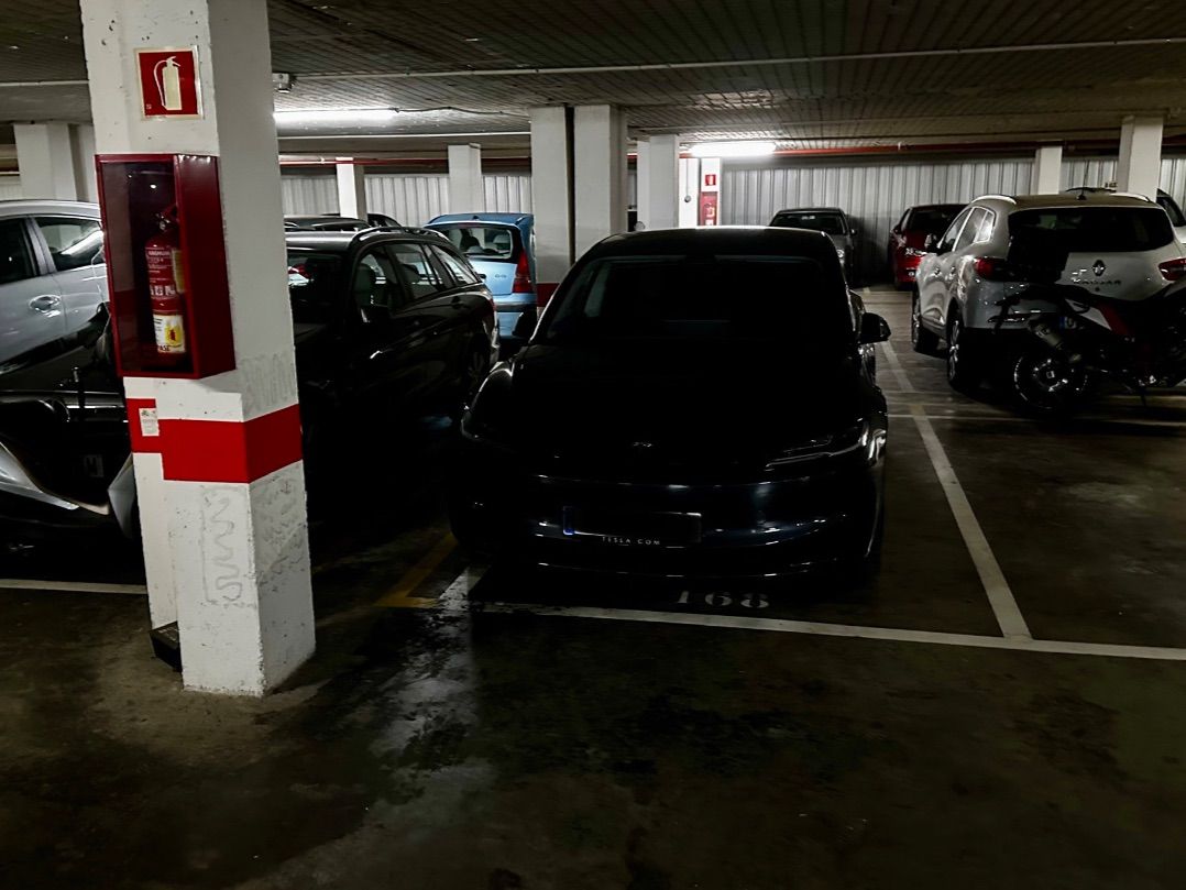 Aparcament de Garatge en venda en  Sevilla Capital amb Alarma