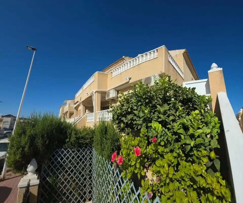 Casa amb piscina en venda a Nueva Torrevieja - Aguas Nuevas, imagen 3