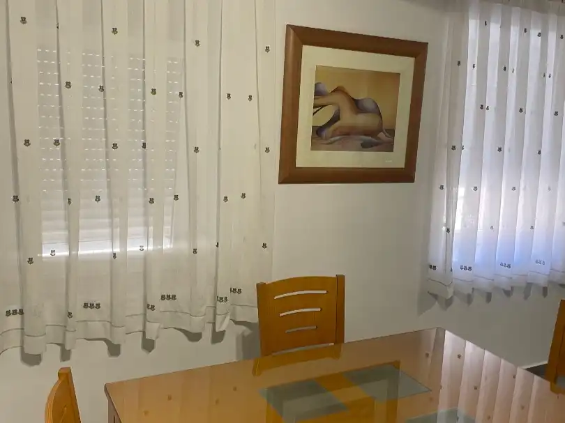 Habitación de Piso de alquiler en Membrillera con Aire acondicionado, Calefacción y Amueblado