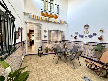 Casa con balcón en venta en Campillos