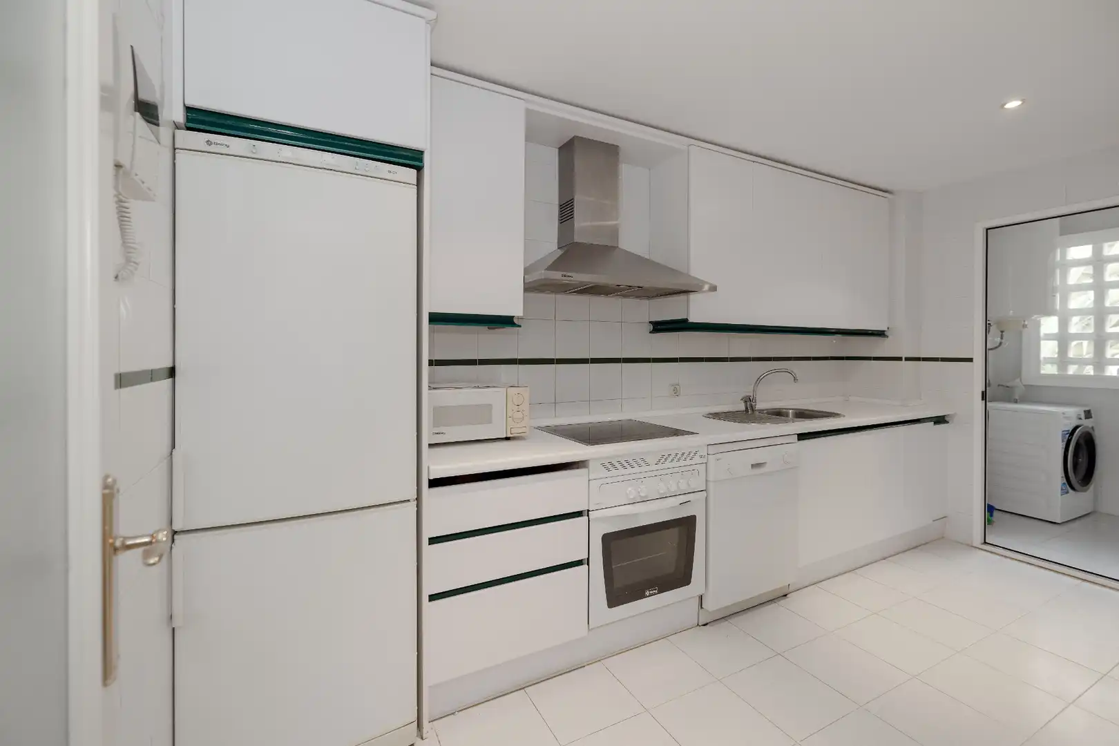 Kitchen of Flat for sale in Marbella  with Air Conditioner, Heating and Terrace