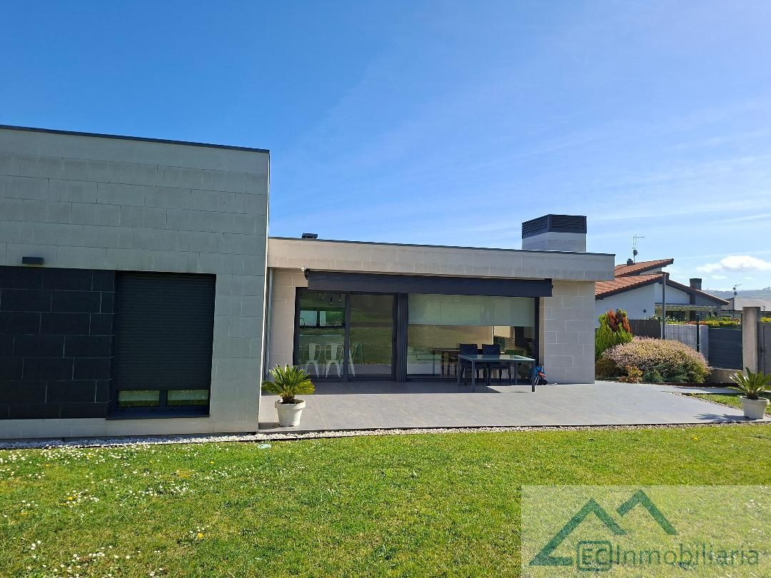 Vista exterior de Casa o chalet en venta en Gijón  con Calefacción, Terraza y Amueblado