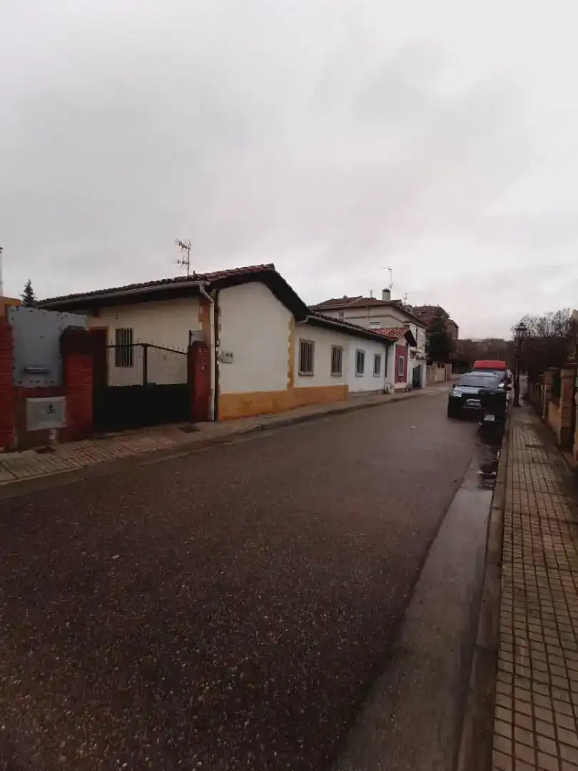 Vista exterior de Casa o xalet en venda en Burgos