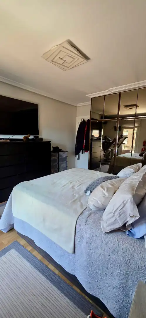 Flat with terrace for sale in Avenida Gonzalo de Berceo, imagen 9
