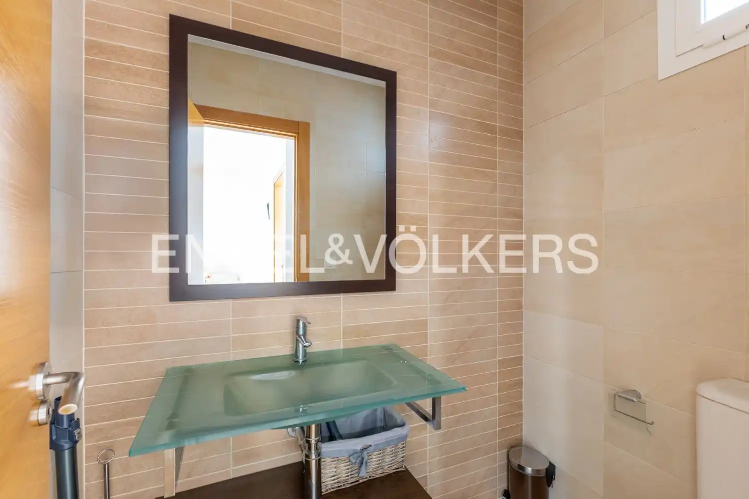 Bathroom of Houses for sale in Requena  with Air Conditioner, Heating and Storage room