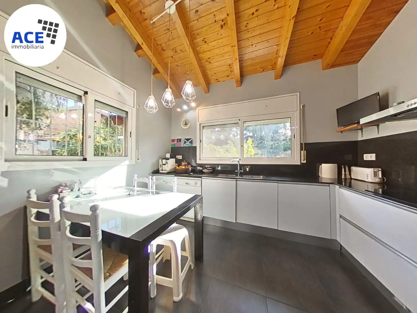 Kitchen of Houses for sale in Rubí  with Air Conditioner, Heating and Parquet flooring