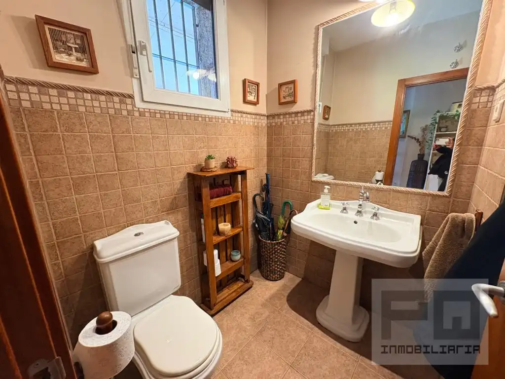Badezimmer von Haus oder Chalet zum Verkauf in Las Navas del Marqués  mit Ofen, Waschmaschine und Mikrowelle