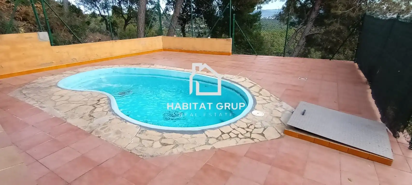 Casa amb piscina en venda a Palafolls, imagen 2
