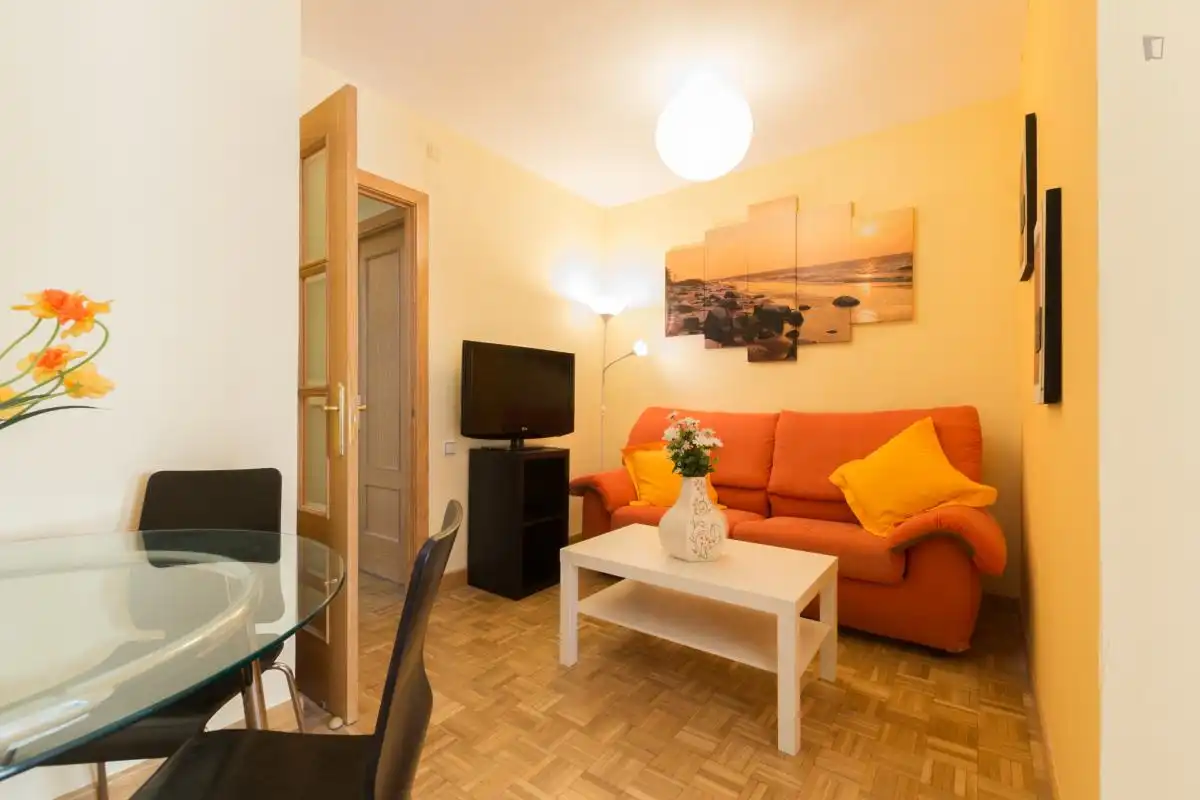 Habitación en Reyes Católicos