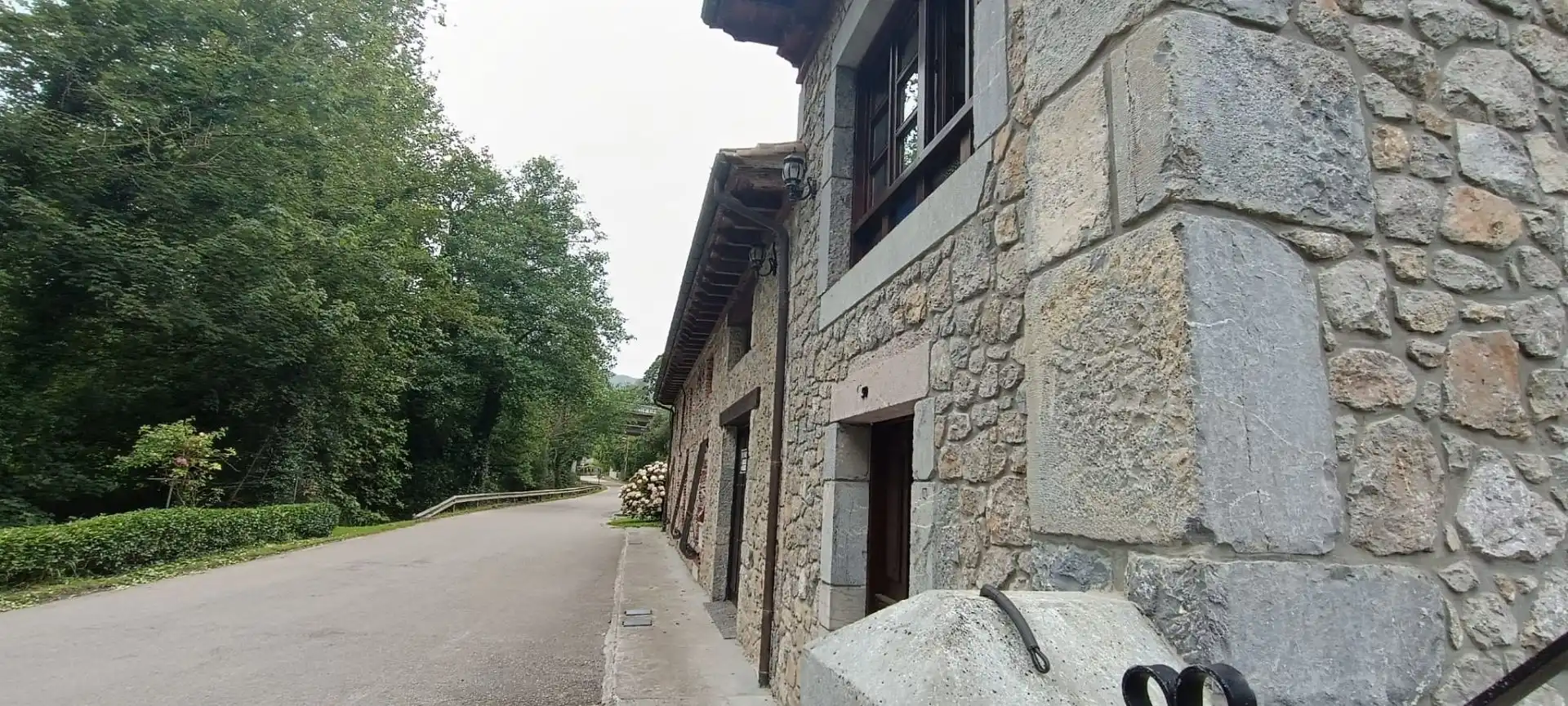 Vista exterior de Finca rústica en venda en Llanes amb Jardí privat