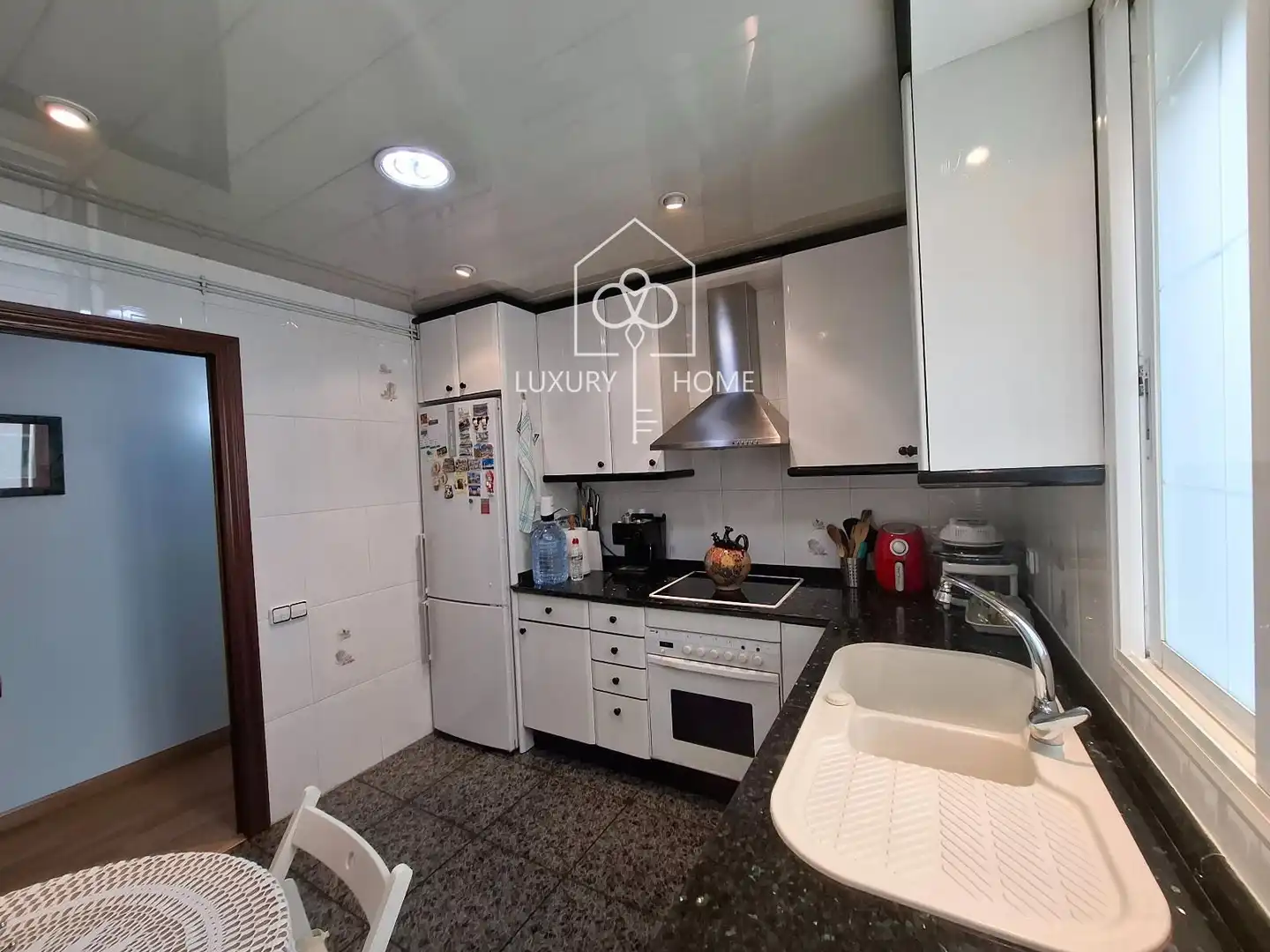 Cocina de Ático en venta en L'Hospitalet de Llobregat con Aire acondicionado, Calefacción y Parquet