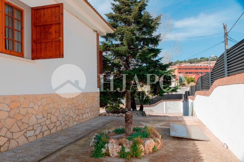 Garden of House or chalet for sale in Tiana  with Air Conditioner, Heating and Private garden