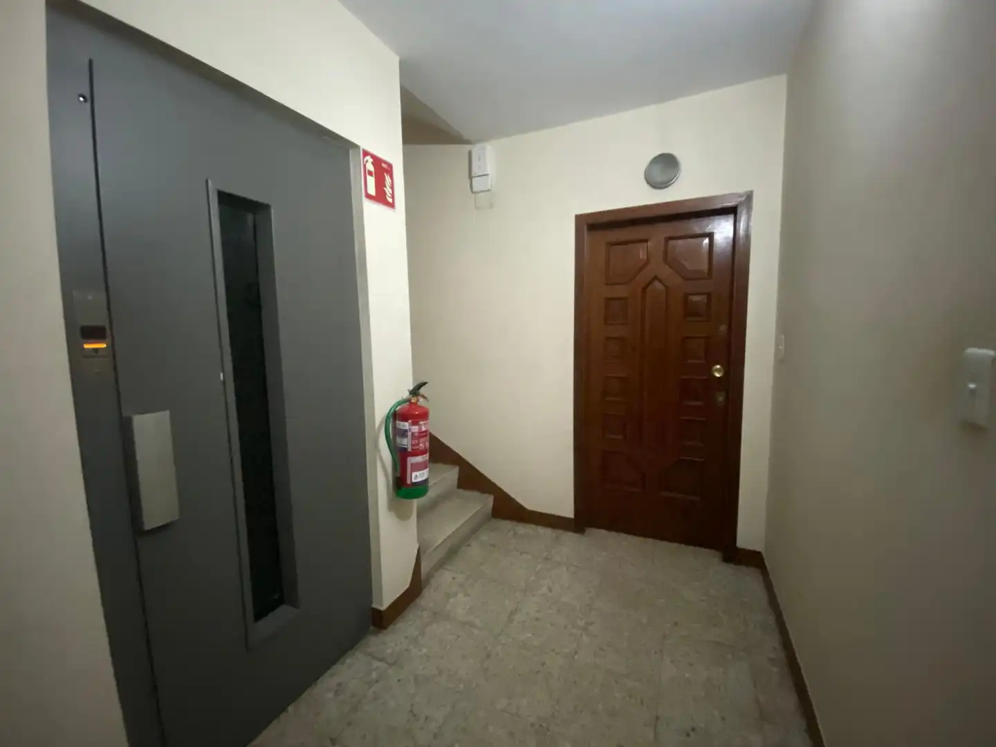 Pis en venda en O Carballiño   amb Calefacció, Parquet i Traster
