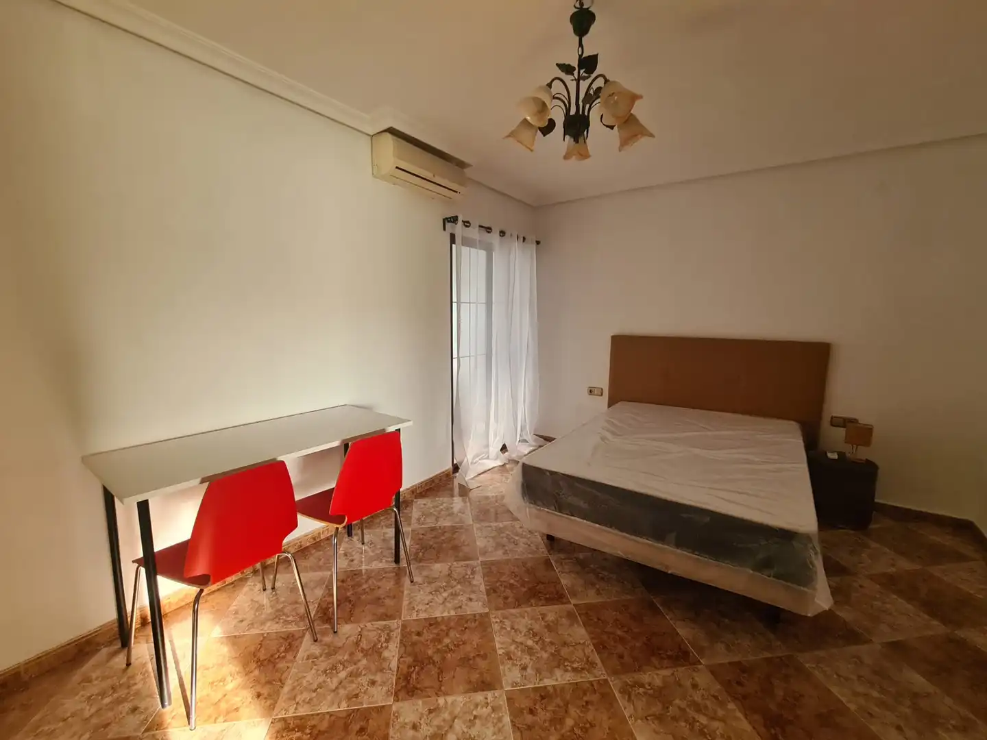 Habitación de Piso de alquiler en Córdoba con Aire acondicionado, Amueblado y Horno