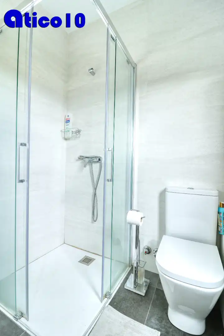 Badezimmer von Haus oder Chalet zum Verkauf in Noreña mit Heizung, Parkett und Abstellraum