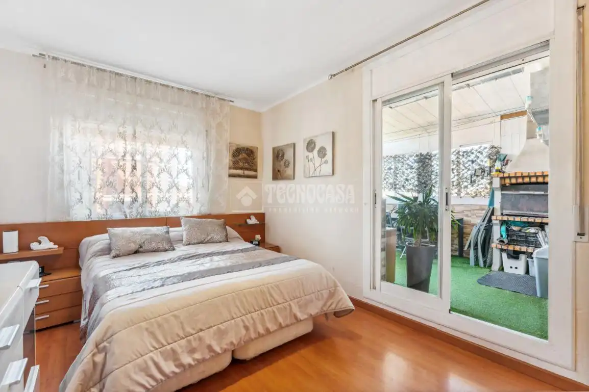 Habitación de Piso en venta en Cornellà de Llobregat con Aire acondicionado, Calefacción y Terraza