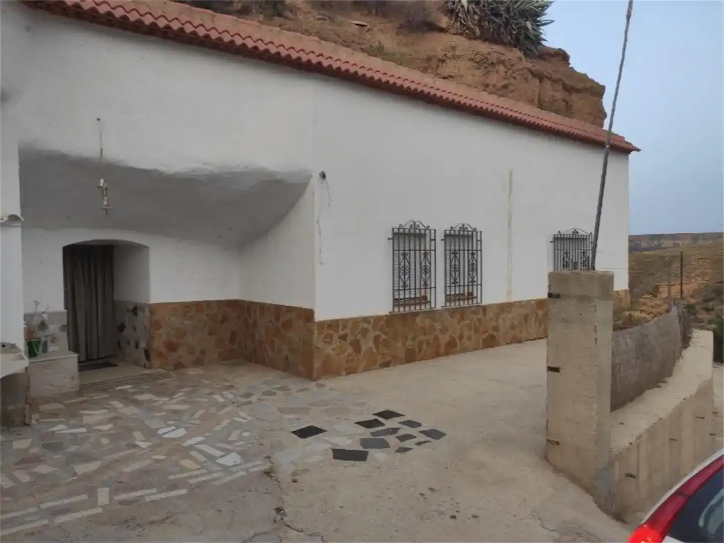 Vista exterior de Casa adosada en venda en Cortes y Graena amb Traster, Moblat i Forn