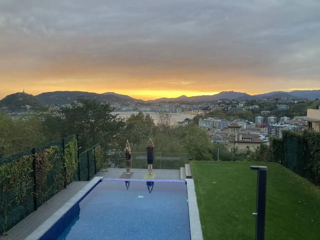 Piscina de Casa o xalet en venda en Donostia - San Sebastián  amb Calefacció, Jardí privat i Terrassa
