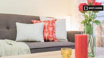 Living room of Flat to rent in  Madrid Capital  with Air Conditioner, Heating and Furnished