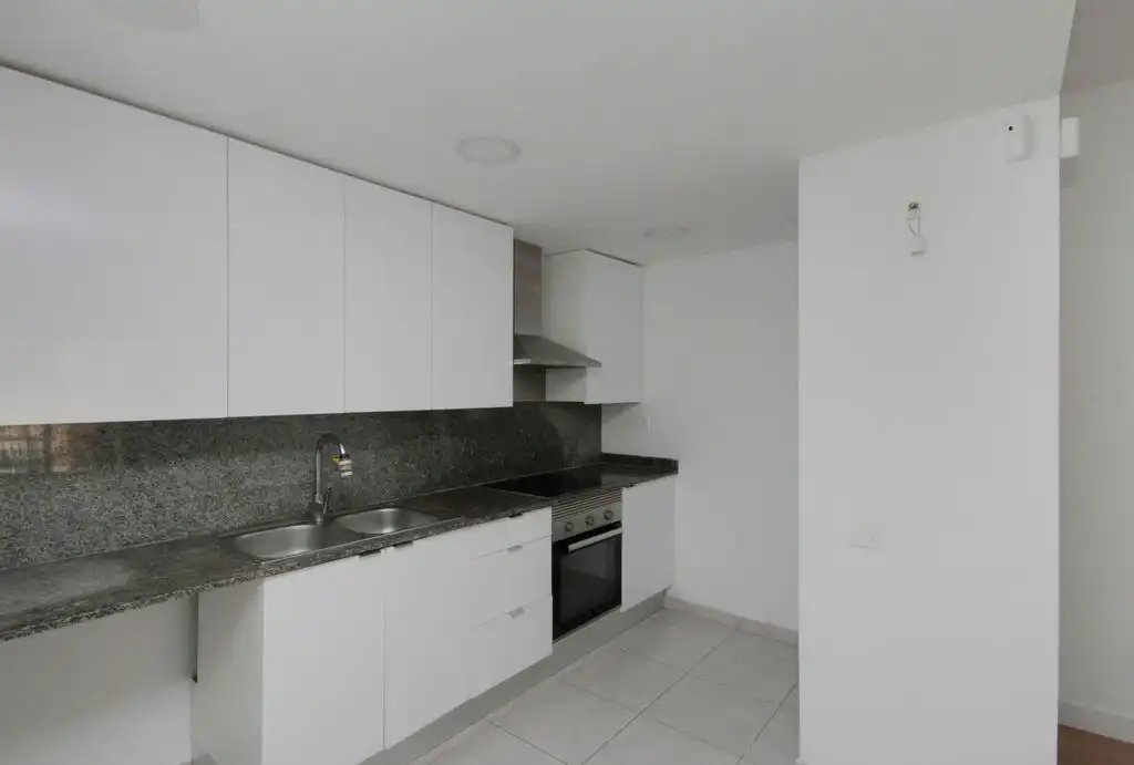 Küche von Wohnung zum Verkauf in Badalona mit Parkett