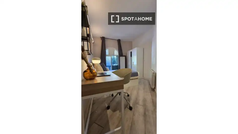 Bedroom of Flat for rent in Barcelona  with Air Conditioner, Heating and Furnished