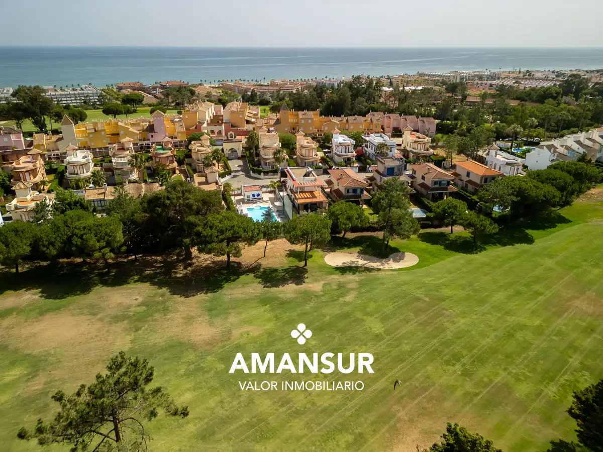Chalet con piscina en venta en Islantilla Golf, imagen 4