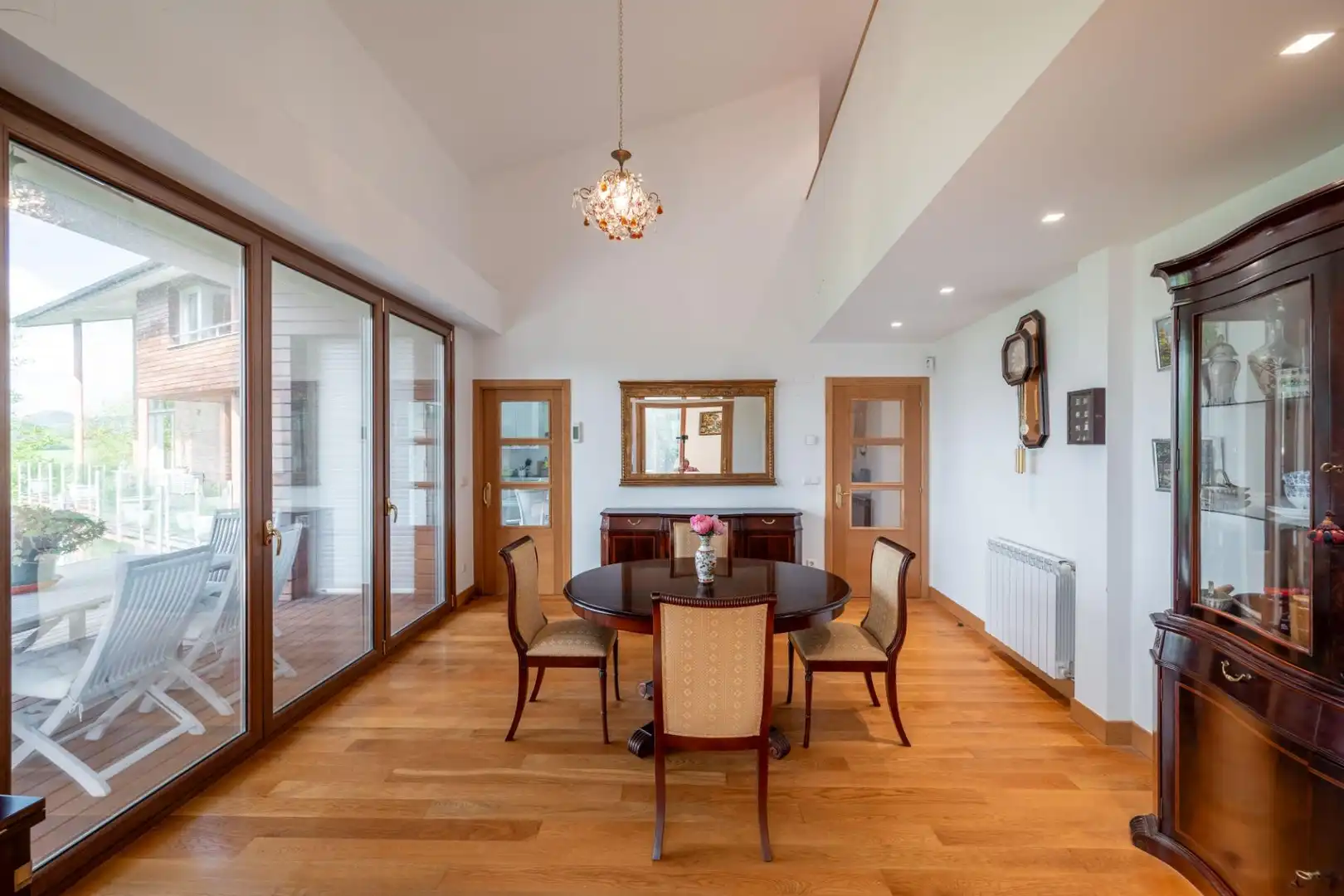 Comedor de Casa adosada en venta en Donostia - San Sebastián  con Calefacción, Jardín privado y Terraza