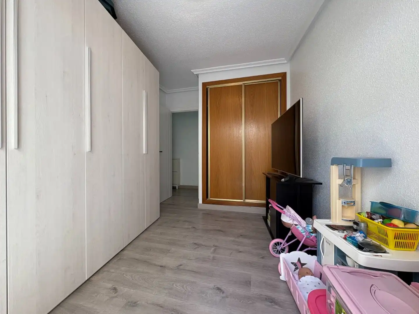 Apartamento con terraza en venta en Avenida de las Cortes Valencianas 3, imagen 11