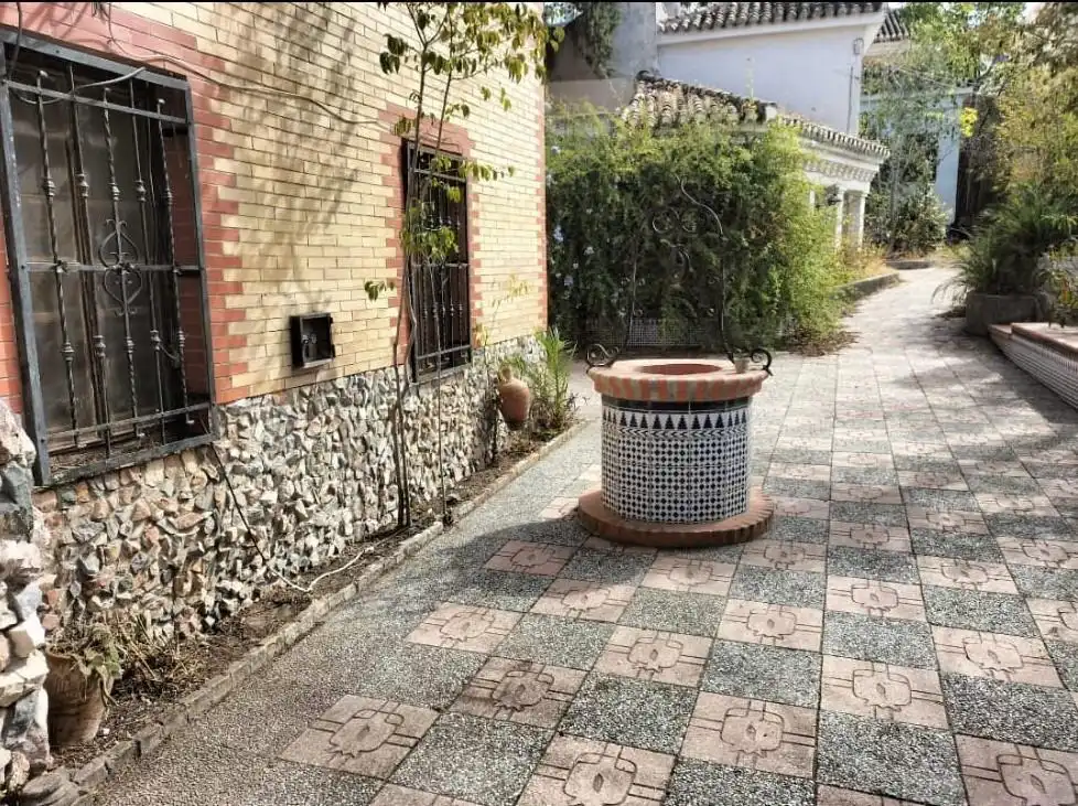 Terrassa de Casa o xalet en venda en La Zubia amb Calefacció, Jardí privat i Terrassa