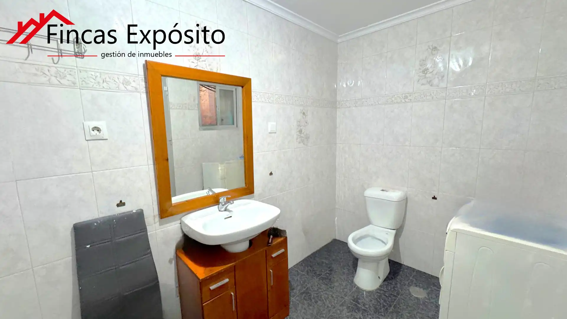Bathroom of Houses for sale in Vélez-Málaga  with Air Conditioner and Balcony