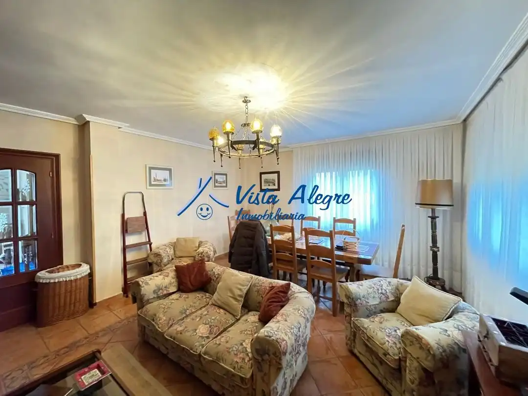 Sala de estar de Casa o chalet en venta en Cuzcurrita de Río Tirón con Calefacción, Jardín privado y Terraza